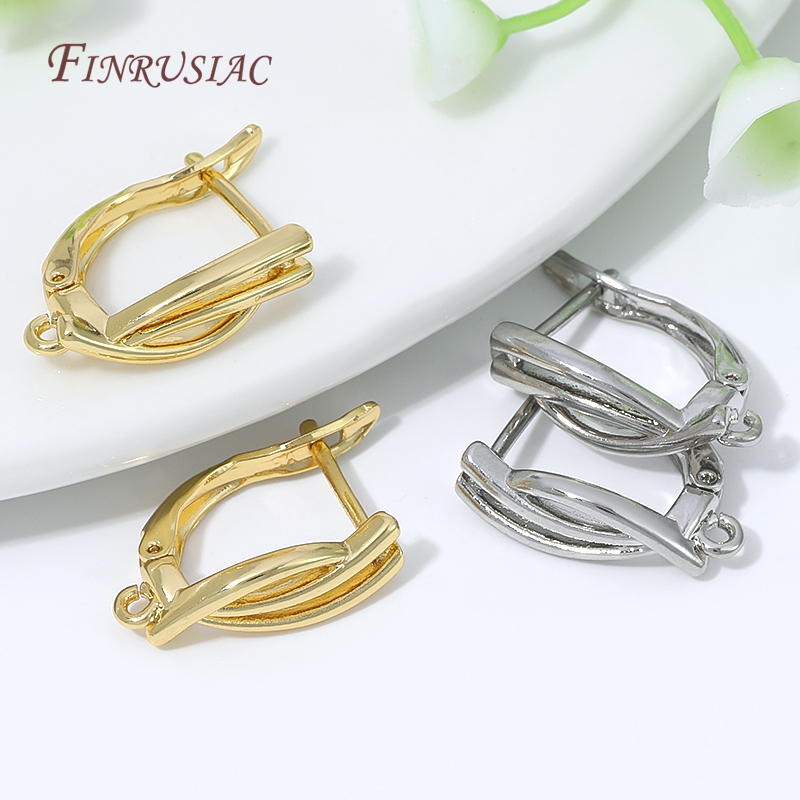 Multiple Styles Huggie Earring - Diapering 评论和价格